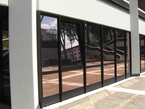 Gamma di pellicole riflettenti per vetri colore bronzo ramato, antigraffio - per commerciale e residenziale